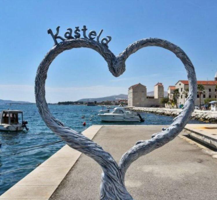 Ferienhaus Maestral - Kastel Kambelovac Kaštela Extérieur photo
